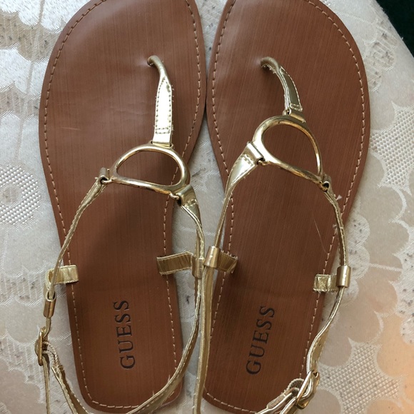Guess Gold Sandal - Picture 3 of 3
